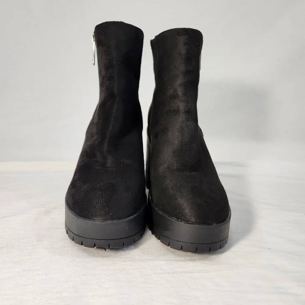 FRENCH CONNECTION Black Jasmine Lug Sole Vegan Side Zip Booties Size 8 LIKE NEW! - Picture 2 of 16
